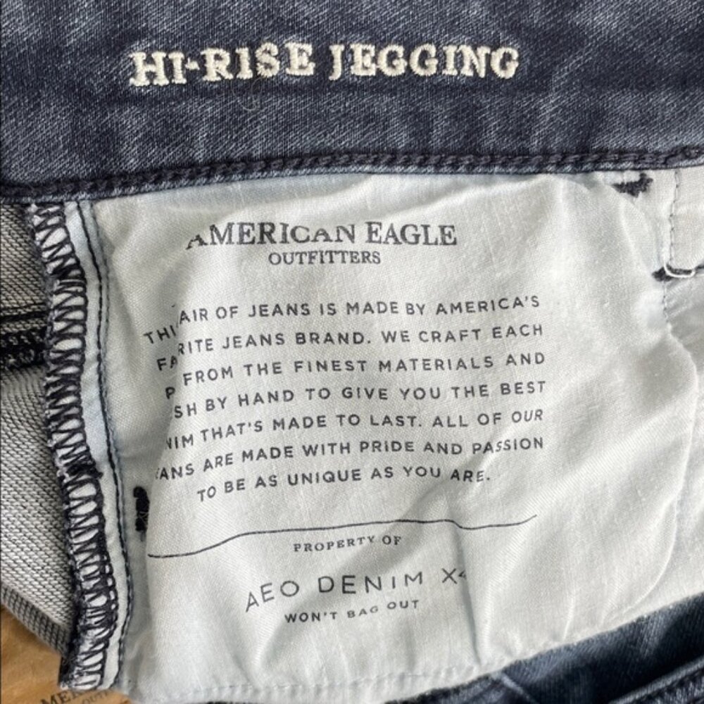 American Eagle Outfitters Women's Distressed Dark Blue Skinny Jeans - Picture 9 of 12